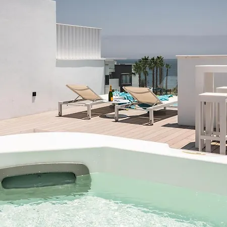 Luxury 5 Bedroom Town-House, The Island, Estepona 에스테포나