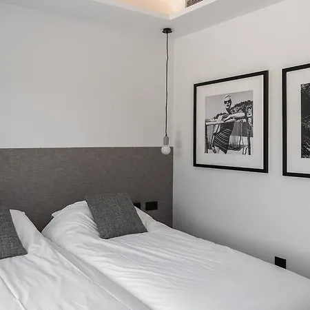 Luxury 5 Bedroom Town-House, The Island, Estepona 펜션 *