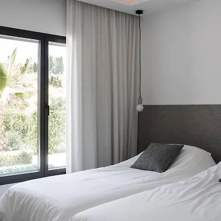Luxury 5 Bedroom Town-House, The Island, Estepona *